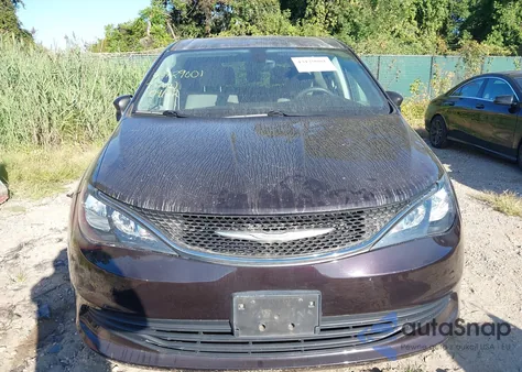 2017 Chrysler Pacifica Touring z USA, uszkodzony, nr VIN 2C4RC1DG5HR529201